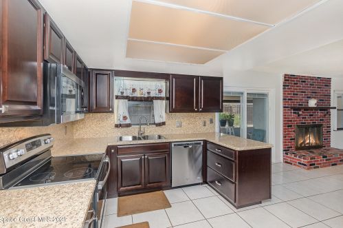 2060 Cathy Cir, Titusville, FL 32780-6011