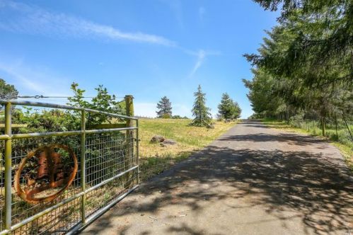 4021 Burnside Rd, Sebastopol, CA 95472-9197