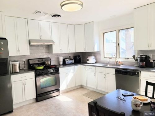 762 End Ave, Cliffside Park NJ  07010-2127 exterior