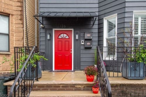 126 Highpoint Ave, Union City NJ  07086-5603 exterior