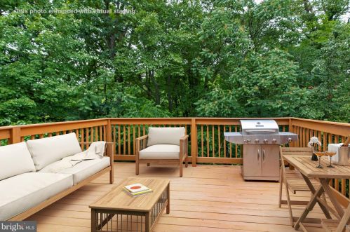 781 Zermatt Dr, Hummelstown PA  17036-9703 exterior