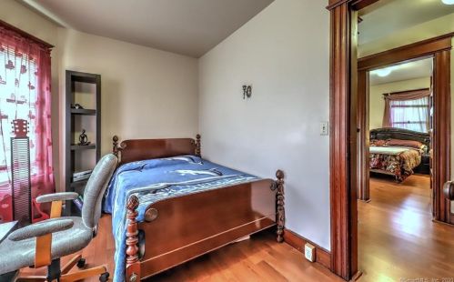 76 Savoy St, Bridgeport CT 06606-4122 exterior