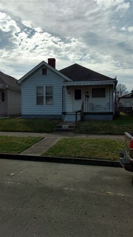 1218 8th St, Hanging Rock, OH 45638-2039