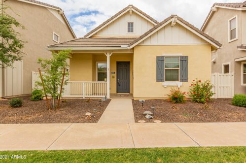 2251 Annie Ln, Gilbert, AZ 85295