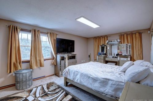 9 Still Field Rd, Manchester CT  06040-6355 exterior