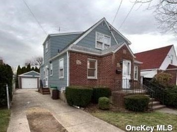 509 3rd St, New Hyde Park, NY 11040-2831