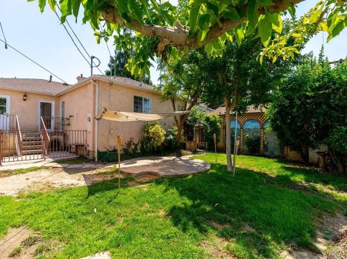 17935 Rosita St, Van Nuys CA 91316-4217 exterior