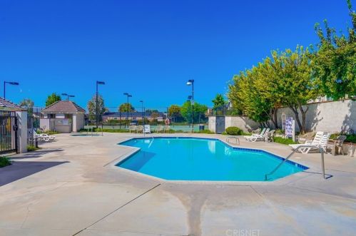 28101 Vista View Dr, Santa Clarita CA  91351-5710 exterior