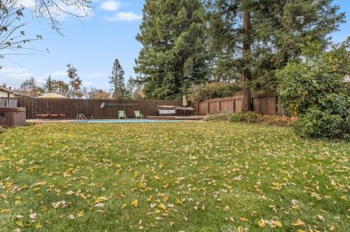 618 12th Ave, Chico CA  95926-2136 exterior