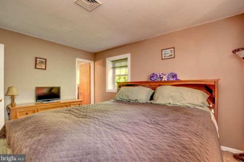 100 Hilldale Rd, Etters PA  17319-9469 exterior