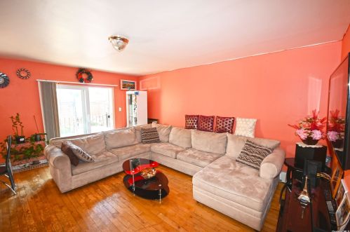 8409 101st Ave, Jamaica, NY 11416-2017