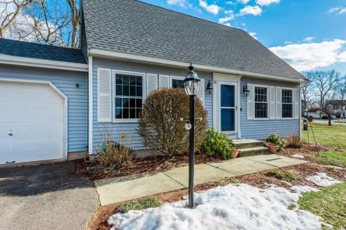 56 Columbia Dr, Manchester, CT 06042-8501