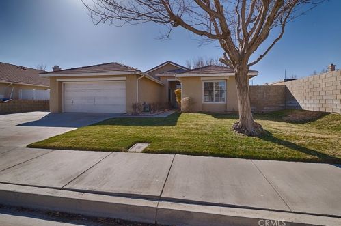 6338 Avenue, Lancaster, CA 93535-7845