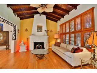798 71st St, Miami, FL 33138-5718