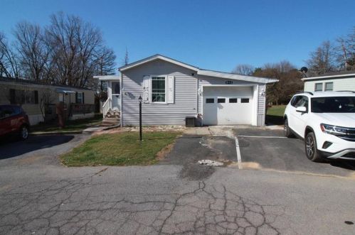 1032 Cherry Tree Xing, Breinigsville PA  18031-1608 exterior