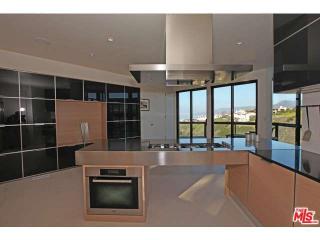 7002 Birdview Ave, Malibu CA  90265-4107 exterior