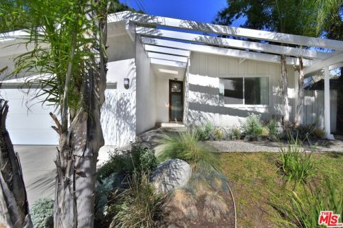 17131 Clemons Dr, Van Nuys, CA 91436-4025