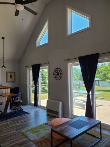 882 Lake Shore Rd, Friedens, PA 15541-6110