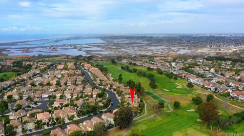 6471 Morningside Dr, Huntington Beach CA  92648-6106 exterior