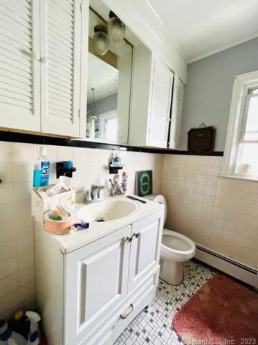 131 Cleveland Ave, Bridgeport CT 06606-5289 exterior