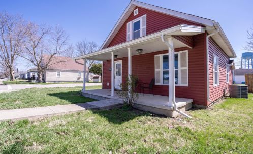 329 Elm St, Washington Ch, OH 43160-2520