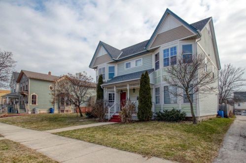 2126 Palmer St, Milwaukee WI 53212-3243 exterior