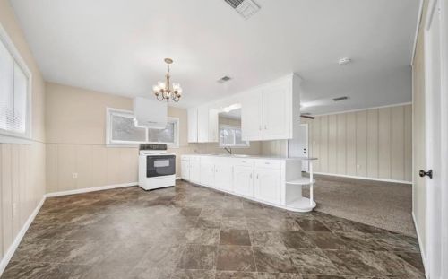 1445 Kosse St, Hempstead, TX 77445-5823