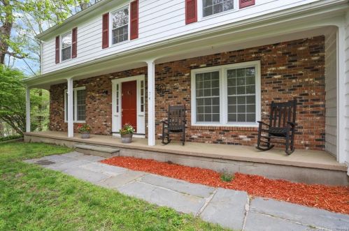 74 Jordan Ln, Stamford, CT 06903-3914