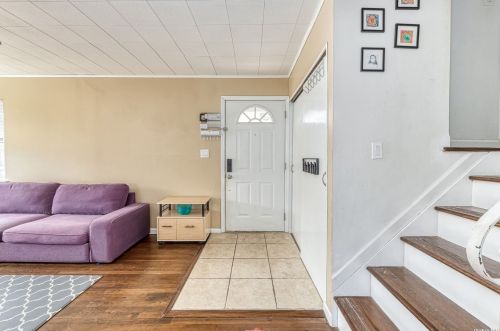 23 Corona Dr, Bethpage NY  11714-4547 exterior