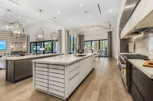 81 North St, Naples FL  34108-2921 exterior