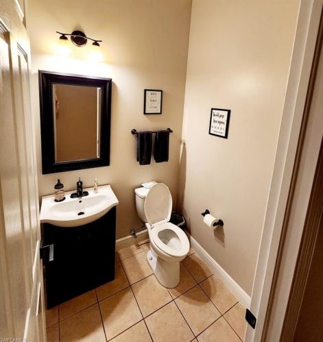 2209 Vardin Pl, Naples FL  34120-0511 exterior