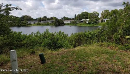 720 Lunar Lake Cir, Cocoa, FL 32926-5310