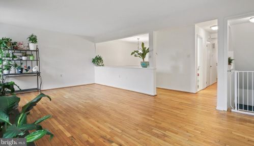 123 Davis Ave, Leesburg VA 20175-3405 exterior