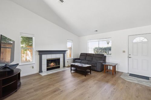 681 Spg Dr, Hollister CA  95023-3468 exterior
