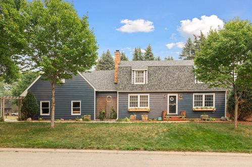 10517 Quebec Rd, Minneapolis, MN 55438-2138