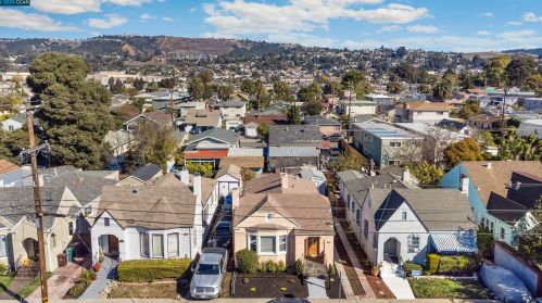 7426 Holly St, Oakland CA  94621-2834 exterior