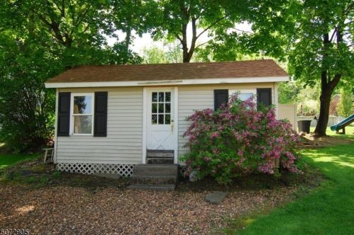 165 Belvidere Ave, Oxford NJ  07863-3010 exterior