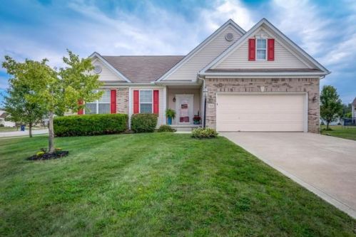 364 Ephraim Munsell Ct, Pataskala, OH 43062-7124