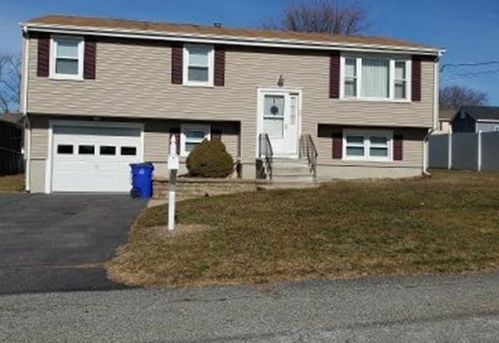 40 Flynn St, Fall River, MA 02724-1606