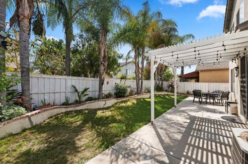 27560 Nellie Ct, Temecula CA  92591-2846 exterior