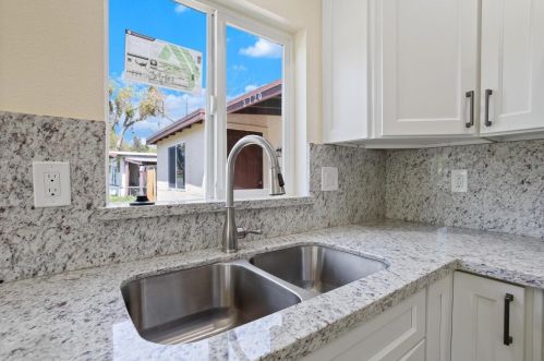 2720 Sparks Way, Modesto CA  95350-1744 exterior