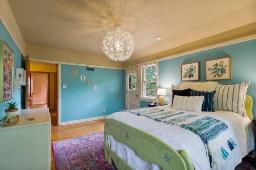 1003 Sylvan Ave, Milwaukee WI 53217-5355 exterior