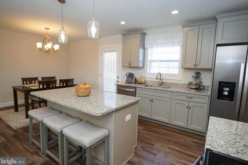 2 Highland Dr, Seaford DE  19973-4827 exterior