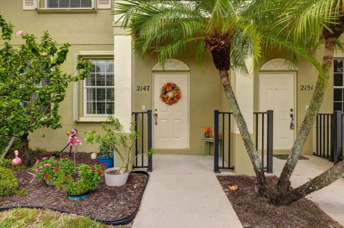 2147 Eatonville Dr, Fort Pierce, FL 34952-8003