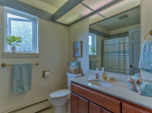 1136 Beacon Ave, Del Monte Park CA  93950-2106 exterior
