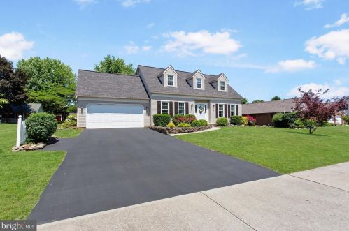 207 Glenview Rd, Spring Grove, PA 17362-1504