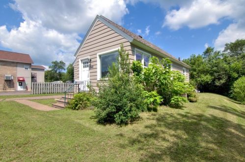 240 Elm St, Eau Claire WI  54729-1827 exterior