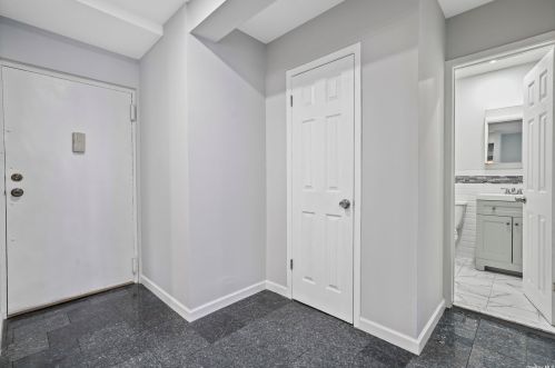 15323 78th St, Jamaica, NY 11414-2333