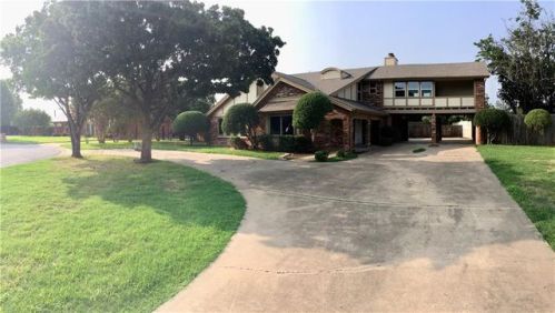 412 Charleston Ct, Hurst, TX 76054-3517