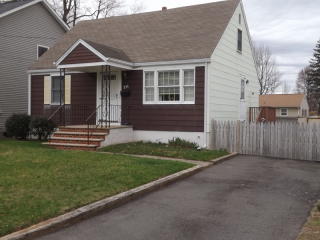 351 Lincoln Ave, Middlesex, NJ 08846-1553